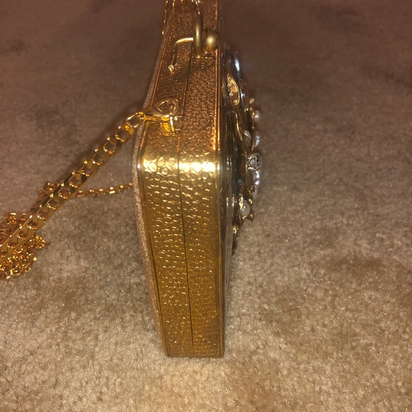 WILLING TO TRADE - TRADE VALUE $450 - Picture 6 of 8